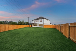 390 Kendall Crest Dr, Alvin, TX 77511