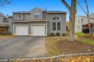 12 Meadow Pond Rd, Hamburg, NJ 07419