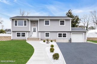 107 Oak Hill Dr, Toms River, NJ 08753