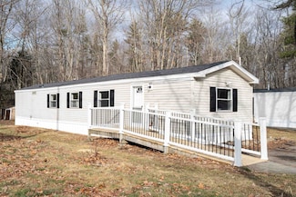 25 Royal Crest Park, Rochester, NH 03867