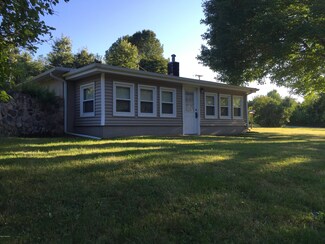 55957 Brush Lake Rd, Eau Claire, MI 49111