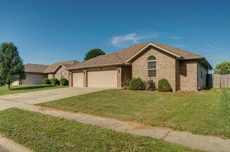 2062 S Fisk Ave, Springfield, MO 65802