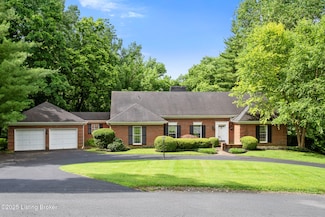 602 Club Ln, Louisville, KY 40207