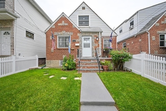 22-12 150th St, Flushing, NY 11357
