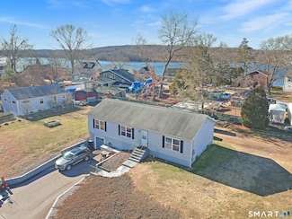 14 Bluff Rd, Gales Ferry, CT 06335