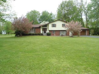 6426 Rounds Rd, Newfane, NY 14108