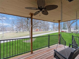 407 3rd St NW, Mitchellville, IA 50169