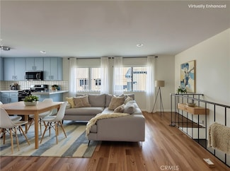 28 20th Ct, Hermosa Beach, CA 90254