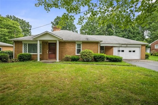 129 Sunset Blvd, Hermitage, PA 16148