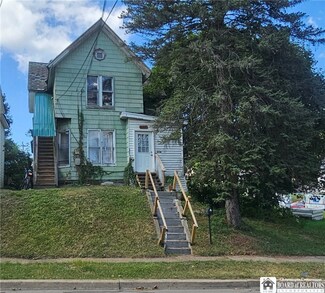 541 Crescent St, Jamestown, NY 14701