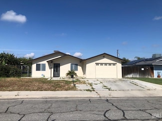 1533 Pine St, Wasco, CA 93280