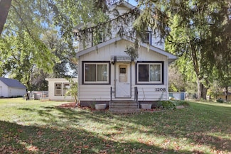 1208 9th Ave SW, Faribault, MN 55021