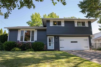22231 Sharon Ln, Cleveland, OH 44126
