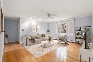60 Bryon Rd Unit 3, Chestnut Hill, MA 02467