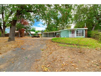 391 SE Carroll St, Winston, OR 97496