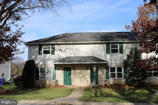 141 Oak Manor Dr, York, PA 17402