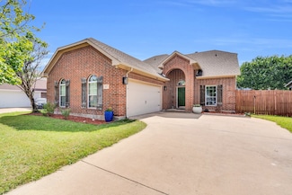 107 Oak Hollow Ln, Red Oak, TX 75154