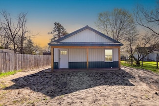 706 Colfax St, Cadillac, MI 49601