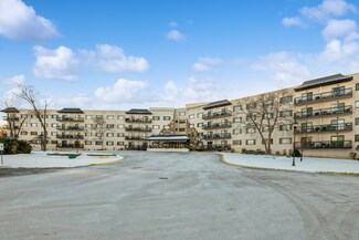 6700 S Brainard Ave Unit 221, Countryside, IL 60525