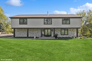 115 Red Wing Ln, North Barrington, IL 60010