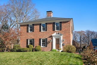 134 Richmond Ave, Worcester, MA 01602