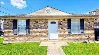 301 E Liberaux St, Chalmette, LA 70043