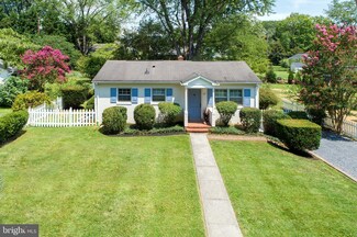205 Sycamore St, Middleburg, VA 20117