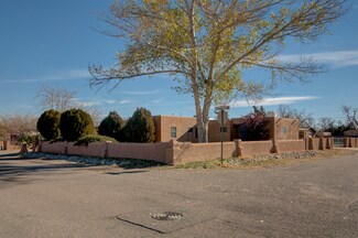 434 El Paraiso Rd NW, Los Ranchos, NM 87107