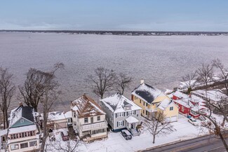 1418 Lakeshore Dr, Muskegon, MI 49441