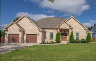 706 Saddleridge Way, Florence, AL 35630
