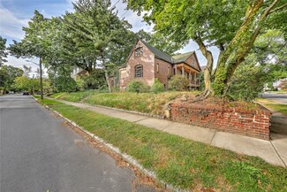 170 Slater Ave, Providence, RI 02906