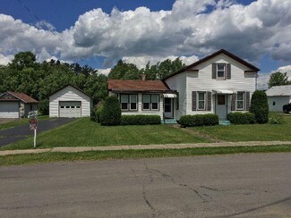 17 Prospect St, Frewsburg, NY 14738