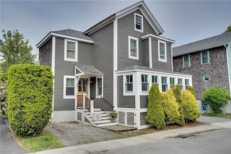 45 Burnside Ave, Newport, RI 02840
