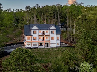 74 Jeranna Rd, Mills River, NC 28759