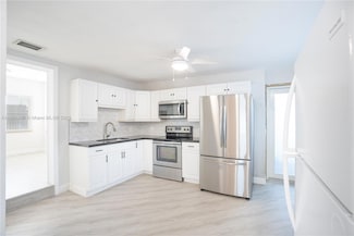 6695 SW 28th St, Miami, FL 33155