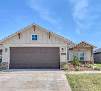 17712 Moss Farm Rd, Edmond, OK 73012