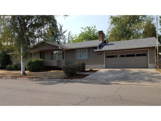 1336 NW Jefferson St, Roseburg, OR 97471