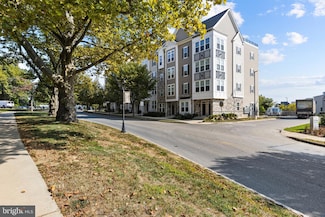 202 Charles Ellis Dr, Newtown Square, PA 19073