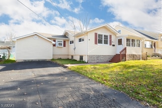 26 Manito Ave, Lake Hiawatha, NJ 07034