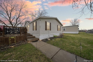 6619 Sleepy Hollow Blvd, Holly, MI 48442