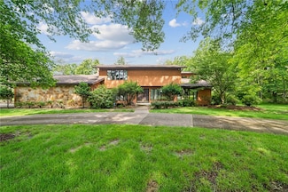 436 Lakewood Rd, Greensburg, PA 15601