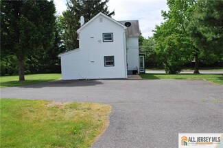 472 Buckelew Ave, Monroe Township, NJ 08831