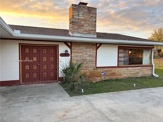 1198 N Country Club Dr, Crystal River, FL 34429