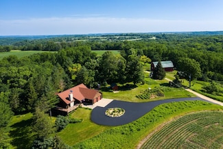 3302 Bethlehem Rd, Dodgeville, WI 53533