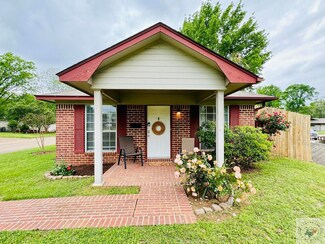 3203 Walnut St, Texarkana, TX 75503