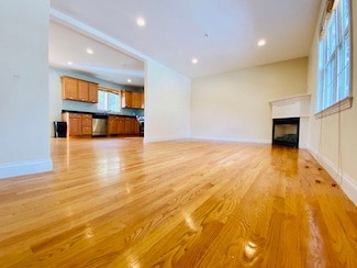 36 Bacon St Unit 5, Waltham, MA 02451