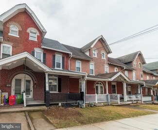 12 Hillside Ave, Souderton, PA 18964