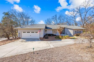 19 Commodore Point Rd, Clover, SC 29710