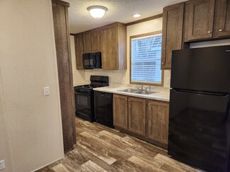 167 Birch Unit 167, Highland, MI 48357