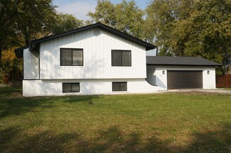 28W104 Plainview Dr, Naperville, IL 60564